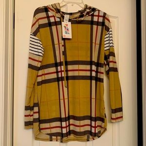 Hemish NWT hooded long sleeve top.